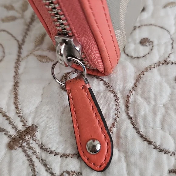 ๐คHP๐คCoach Soho Vintage Zip Around Wallet - Picture 9 of 14